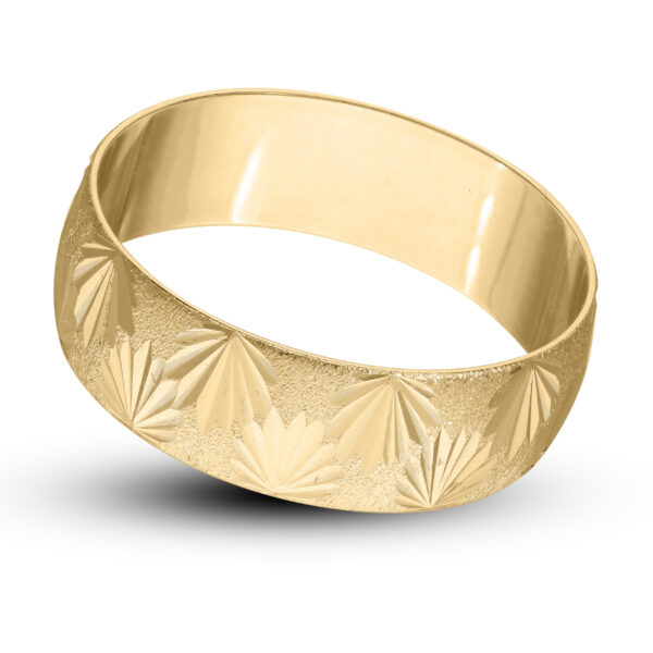 Personalised 9ct Gold Groom Wedding Ring, 6mm Band with Diamond Cut Leaf effect - Image 3